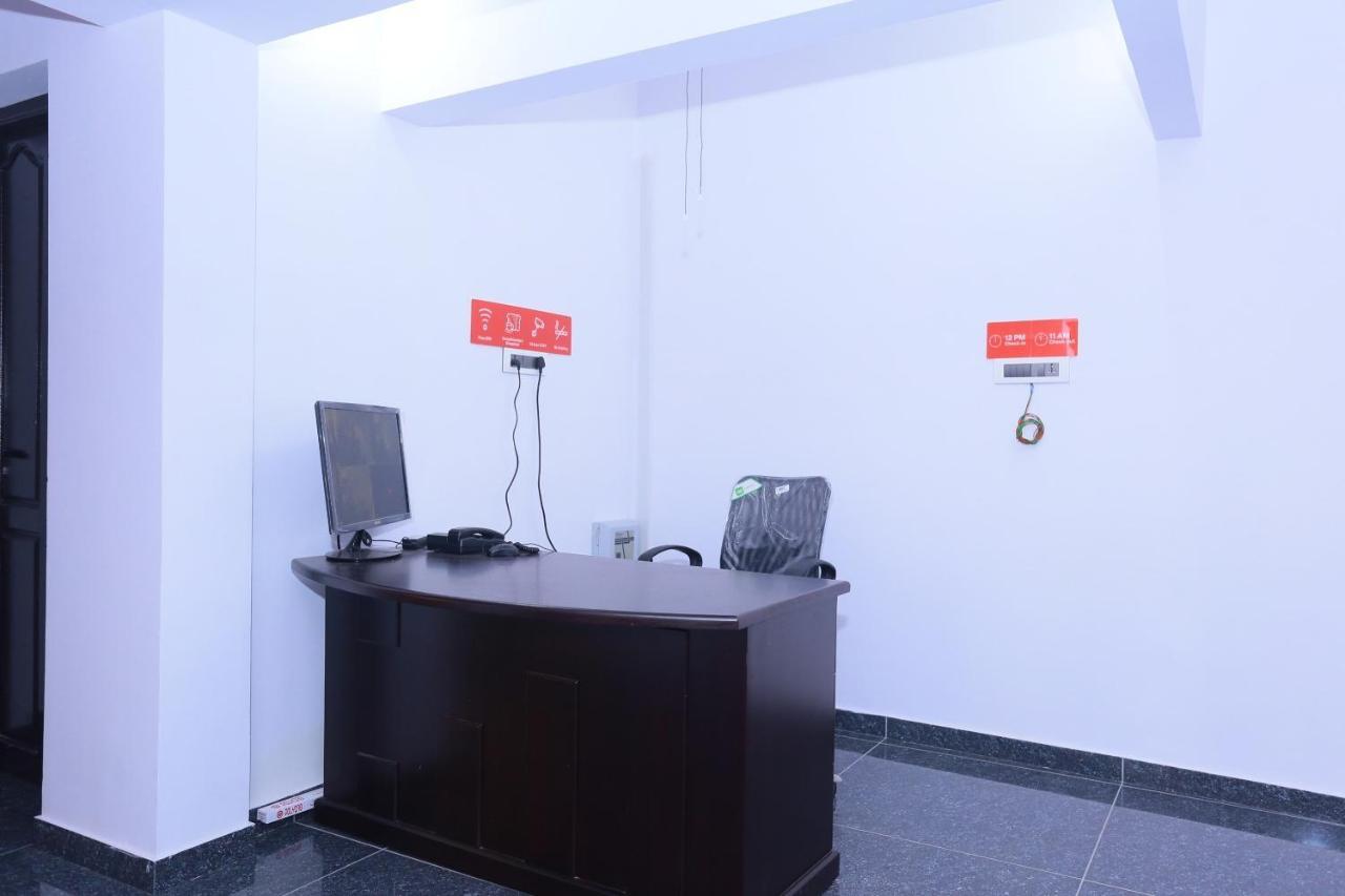 Oyo 26697 United Residency Hotel Kazhakuttam Bagian luar foto